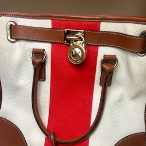 Michael Kors East West Hamilton Handbag (Large)